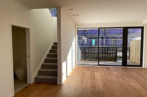 Photo of property in 22 Waipuhinui Way, Wiri, Auckland, 2104