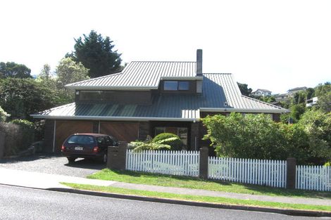 Photo of property in 15 Penguin Drive, Murrays Bay, Auckland, 0630