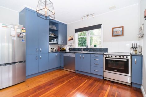 Photo of property in 19 East Street, Terrace End, Palmerston North, 4410