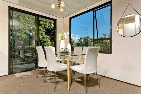 Photo of property in 2/22 Devonshire Road, Unsworth Heights, Auckland, 0632