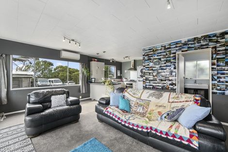 Photo of property in 13 Kaitawa Street, Waikanae Beach, Waikanae, 5036