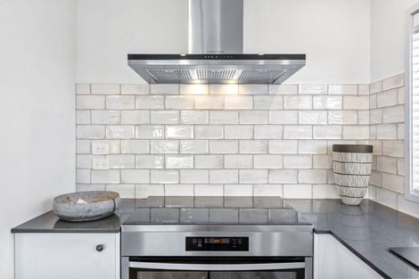 Photo of property in 20 Chatswood Grove, Chatswood, Auckland, 0626