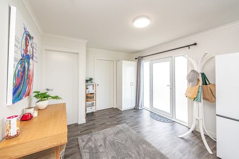 Photo of property in 43 Rangiora Street, Castlecliff, Whanganui, 4501