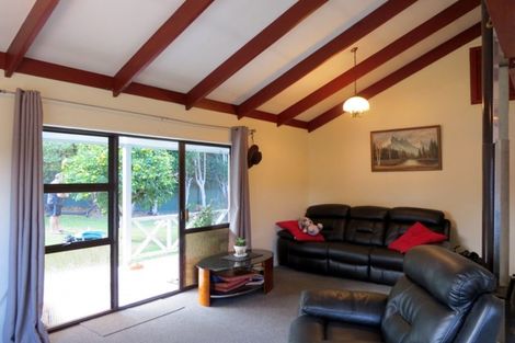 Photo of property in 2050 Rings Road, Coromandel, 3506