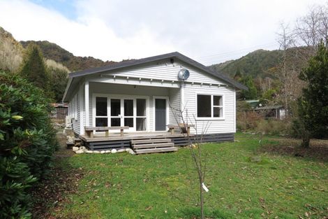 Photo of property in 58 Trennery Street, Blacks Point, Reefton, 7830