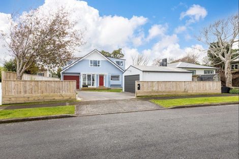 Photo of property in 8 York Crescent, Westown, New Plymouth, 4310