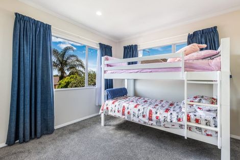 Photo of property in 52 Belfry Place, Wattle Downs, Auckland, 2103