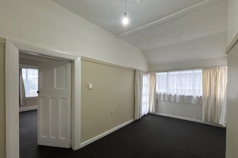 Photo of property in 102 Barbour Street, Waltham, Christchurch, 8011