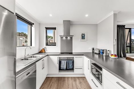 Photo of property in 94b Banks Street, Marfell, New Plymouth, 4310