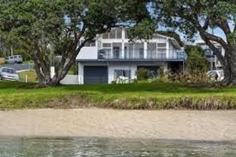 Photo of property in 11 Dalton Road, Snells Beach, 0920