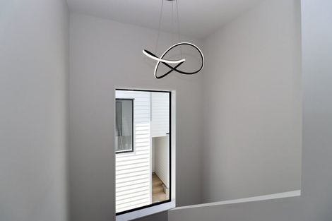 Photo of property in 127 Oreil Avenue, West Harbour, Auckland, 0618