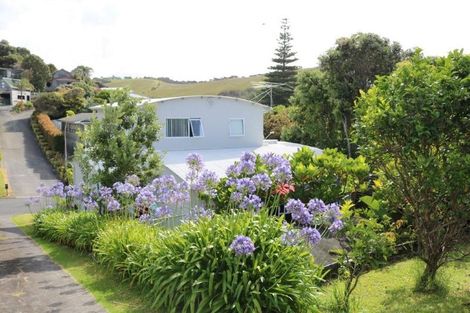 Photo of property in 18 Rewa Place, Russell, 0202