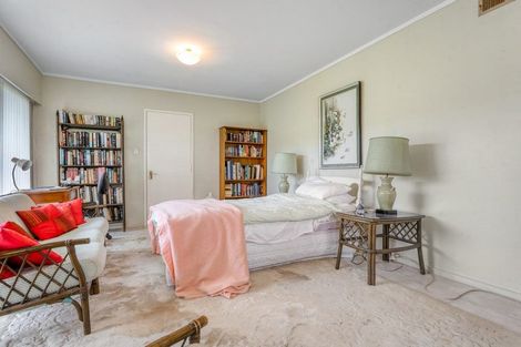 Photo of property in 9 Langstone Place, Chatswood, Auckland, 0626