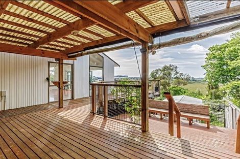 Photo of property in 81 College Road, Northcote, Auckland, 0627