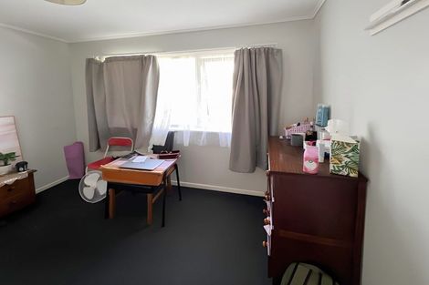 Photo of property in 20 Thornlow Street, Glendene, Auckland, 0602