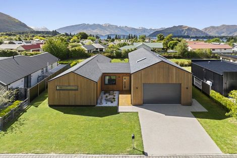 Photo of property in 7 Sapphire Spring Rise, Wanaka, 9305
