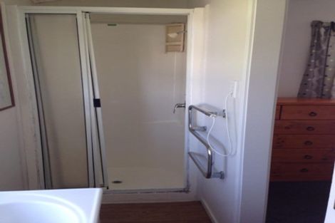 Photo of property in 121 Athena Drive, Totara Vale, Auckland, 0629