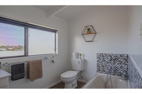 Photo of property in 11 Temple Crescent, Gleniti, Timaru, 7910