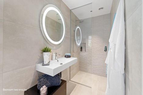 Photo of property in 8 Kotare Place, Sandspit, Warkworth, 0982