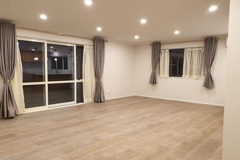 Photo of property in 7 Marco Place, Highland Park, Auckland, 2010