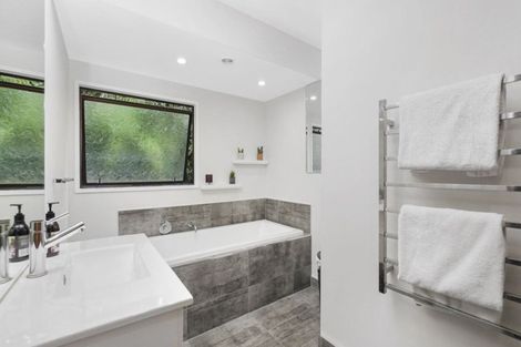 Photo of property in 22 Sunvale Terrace, Cashmere, Christchurch, 8022