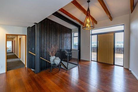 Photo of property in 10 Millhill Lane, Huntsbury, Christchurch, 8022