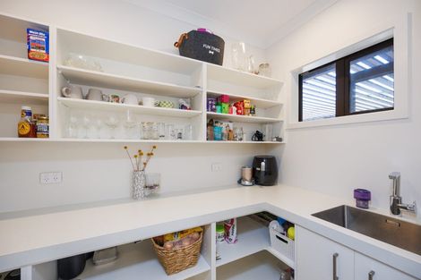 Photo of property in 29 Sardinia Grove, Fitzherbert, Palmerston North, 4410