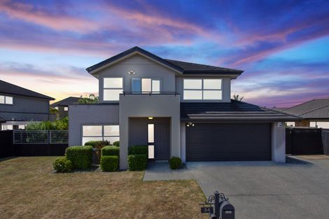 Photo of property in 54 Aberdeen Crescent, Wattle Downs, Auckland, 2103