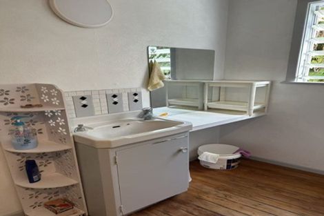 Photo of property in 50 Peter Terrace, Castor Bay, Auckland, 0620