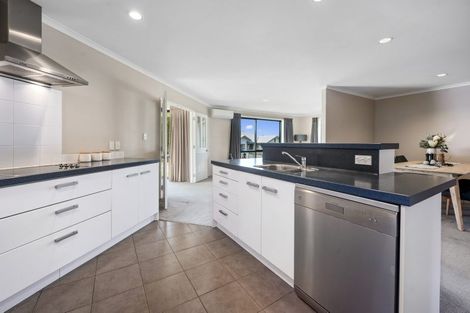 Photo of property in 18 Great West Road, Matipo Heights, Rotorua, 3015