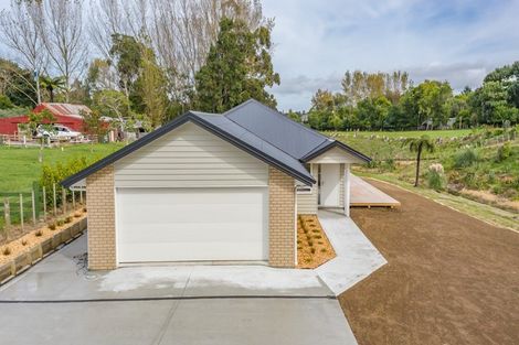 Photo of property in 27 Railway Terrace, Ohau, Levin, 5570