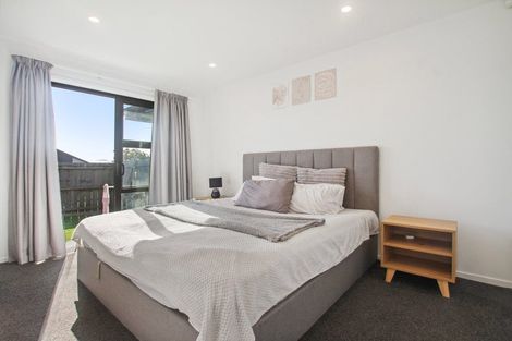 Photo of property in 1 Poutawa Lane, Clarks Beach, 2122