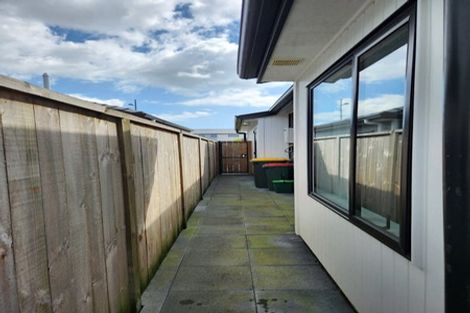 Photo of property in 3 Castlepoint Avenue, Takanini, 2110
