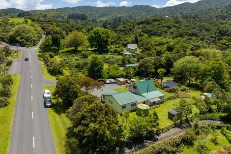 Photo of property in 30 Colville Road, Coromandel, 3506