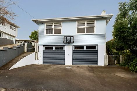 Photo of property in 6 Sardinha Place, Marfell, New Plymouth, 4310