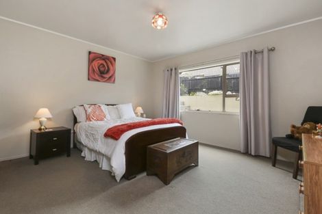 Photo of property in 12 Cyclades Place, Shelly Park, Auckland, 2014