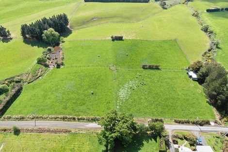 Photo of property in 68 Currie Road, Woodside, Outram, 9073