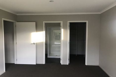 Photo of property in 30 Breaker Grove, Waiuku, 2123