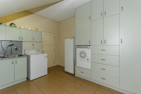 Photo of property in 238 Mangorei Road, Merrilands, New Plymouth, 4312