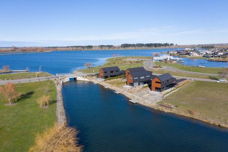 Photo of property in 203 Lake Hood Drive, Huntingdon, Ashburton, 7774