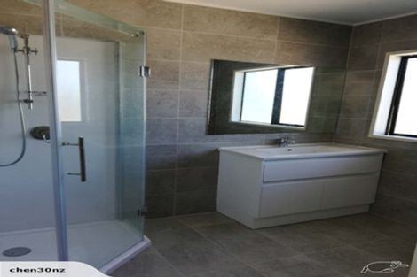 Photo of property in 52 Carlisle Road, Browns Bay, Auckland, 0630