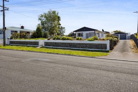 Photo of property in 35 Gladstone Street, Hawera, 4610