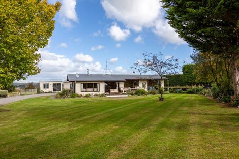 Photo of property in 47 Cowper Side Road, Dannevirke, 4976