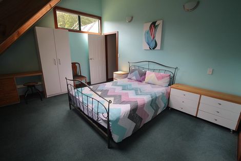 Photo of property in 2 Cascade Avenue, Waiatarua, Auckland, 0604