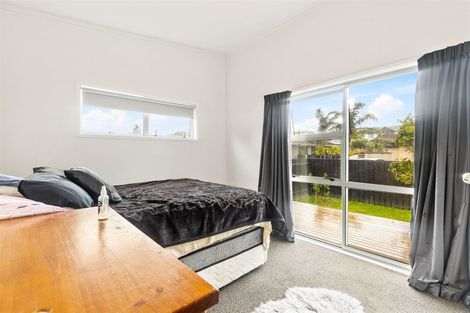Photo of property in 337 Swanson Road, Ranui, Auckland, 0612