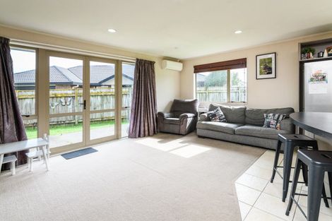 Photo of property in 21 Cleveland Heights, Kelvin Grove, Palmerston North, 4414