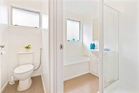 Photo of property in 137 Universal Drive, Henderson, Auckland, 0610