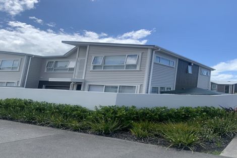 Photo of property in 73 Karepiro Drive, Stanmore Bay, Whangaparaoa, 0932
