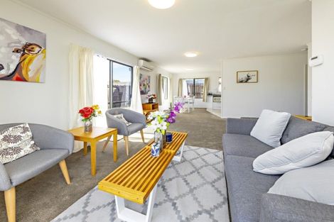 Photo of property in 34 Horlicks Place, Randwick Park, Auckland, 2105