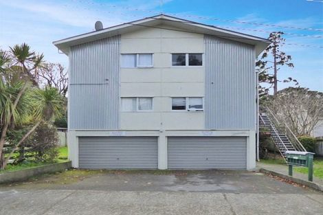 Photo of property in 2/7 Bridge Street, Melling, Lower Hutt, 5010